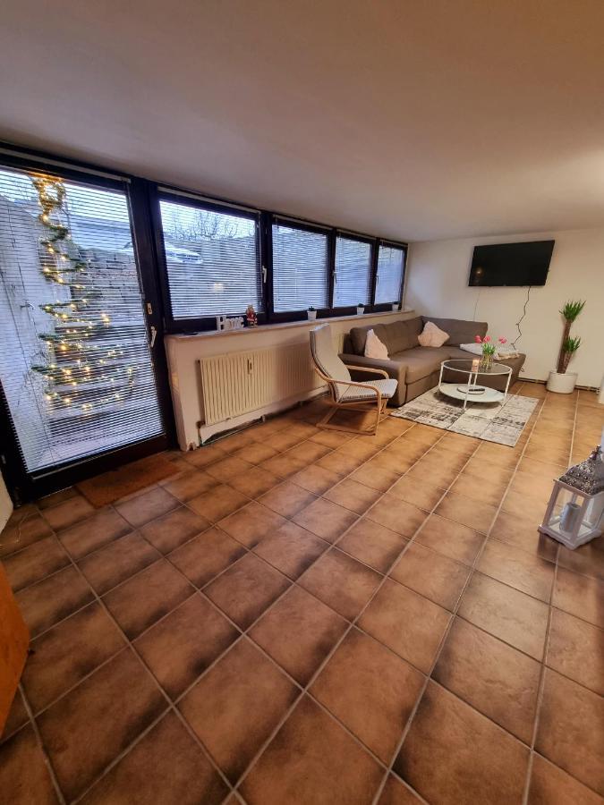 Souterrainwohnung Zentrale Lage In 데트몰트 외부 사진