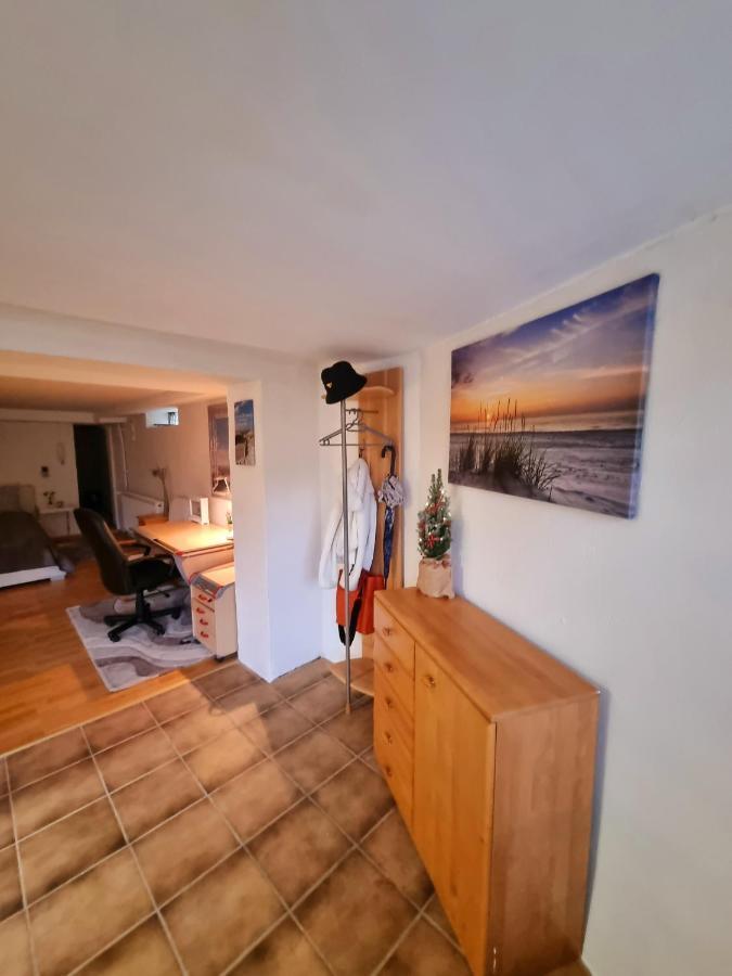 Souterrainwohnung Zentrale Lage In 데트몰트 외부 사진