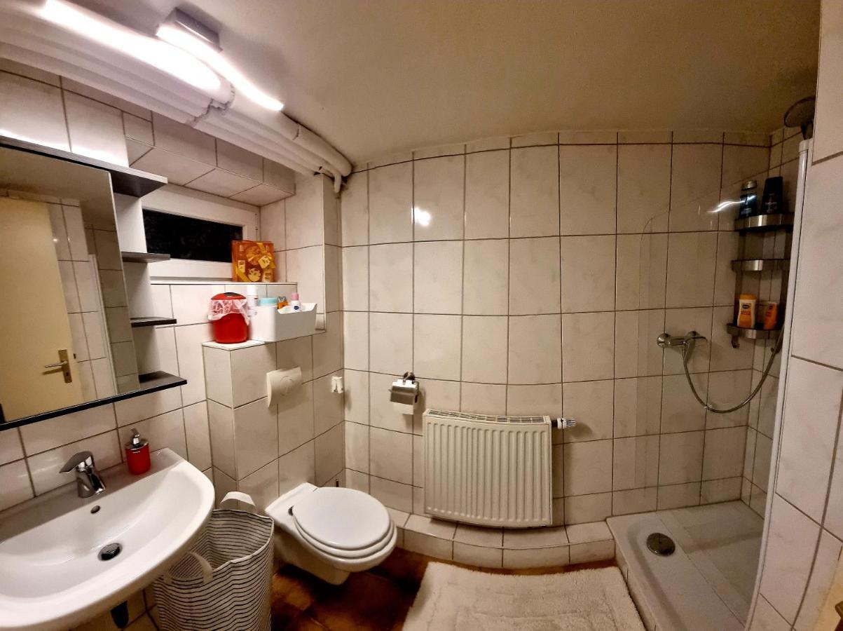 Souterrainwohnung Zentrale Lage In 데트몰트 외부 사진